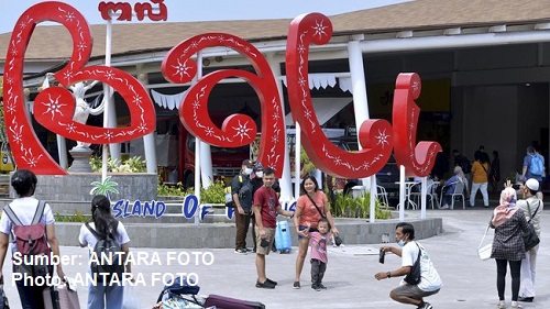 turis australia kena denda di bali
